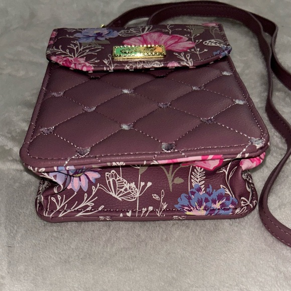 Luv Betsey Lbdarcey Phone Crossbody - Picture 4 of 9